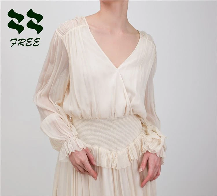 V neckline with wrapped placket