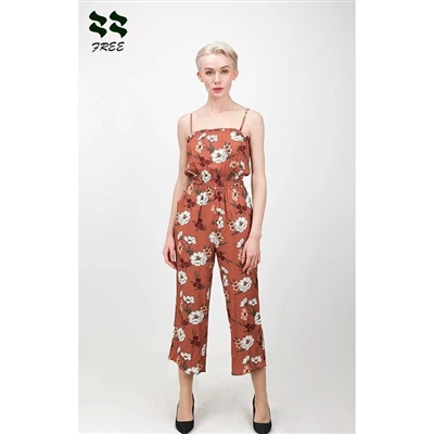 Kombinezon sa cvjetnim printom